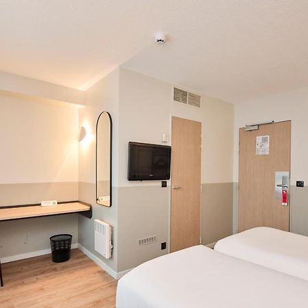 Ibis Styles Paris Poissy Hotel Esterno foto