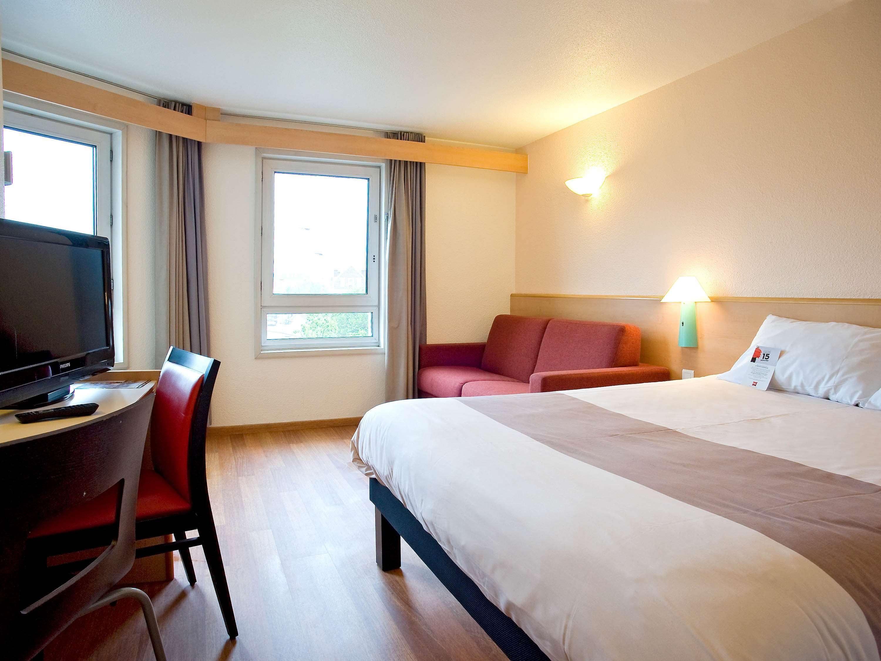 Ibis Styles Paris Poissy Hotel Esterno foto