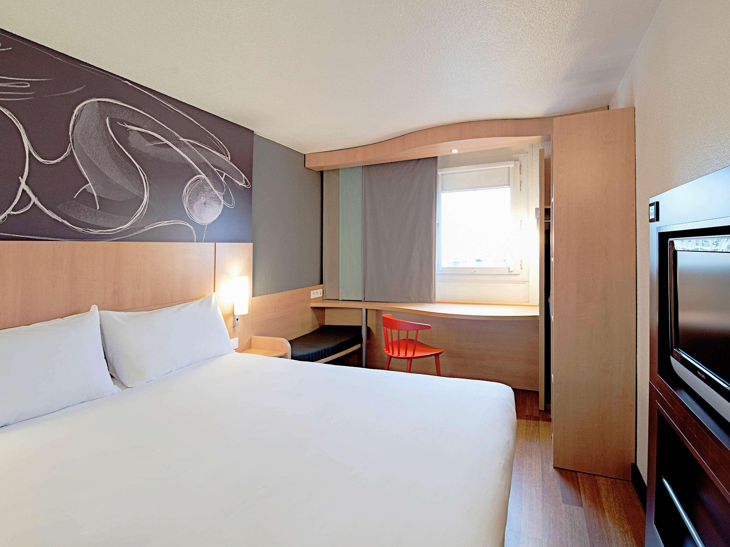 Ibis Styles Paris Poissy Hotel Esterno foto