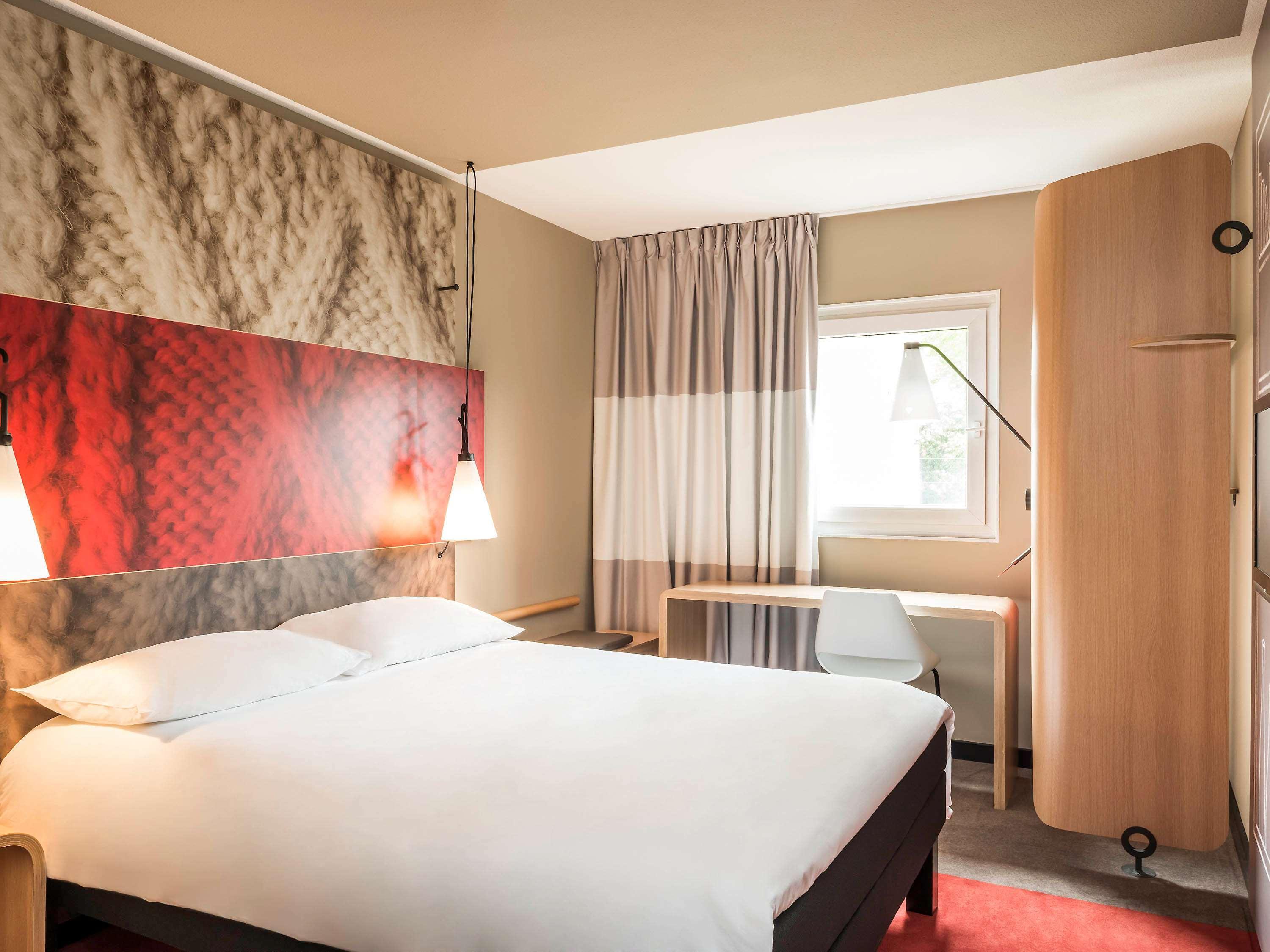 Hotel Ibis Styles Paris Poissy Esterno foto