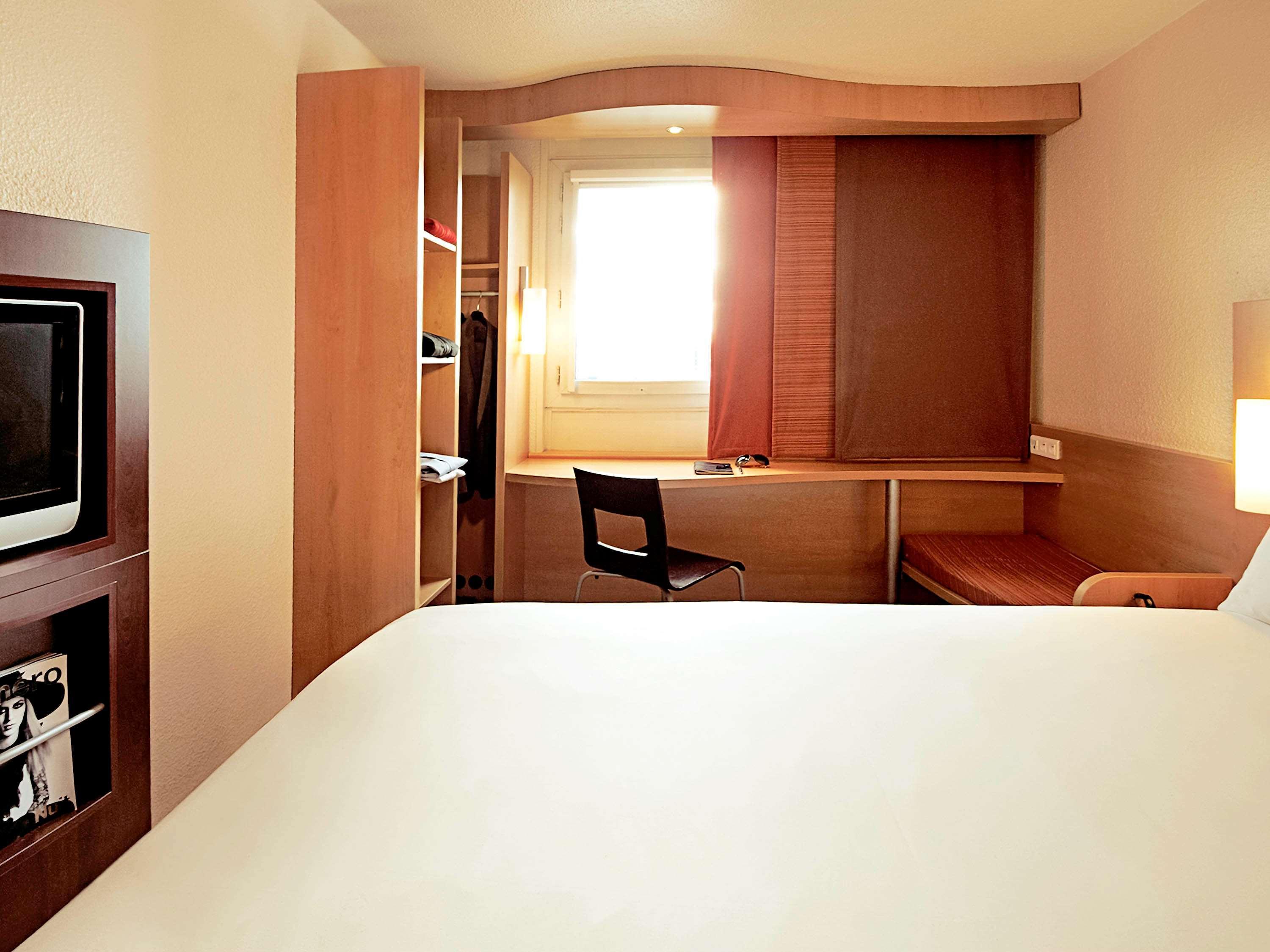 Hotel Ibis Styles Paris Poissy Esterno foto