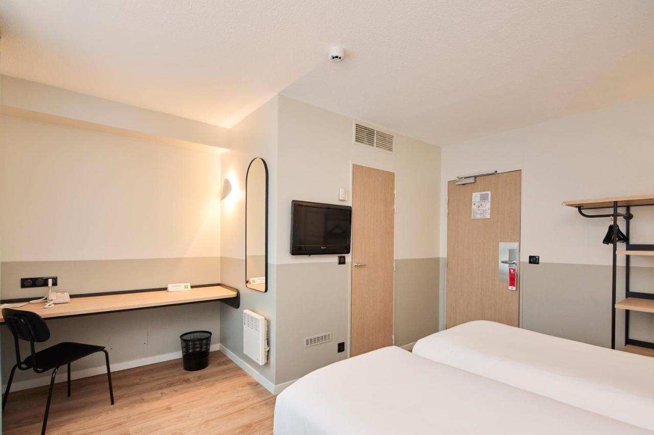 Ibis Styles Paris Poissy Hotel Esterno foto