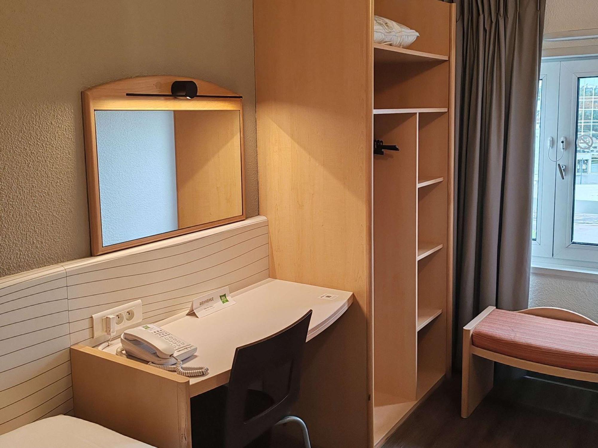 Hotel Ibis Styles Paris Poissy Esterno foto