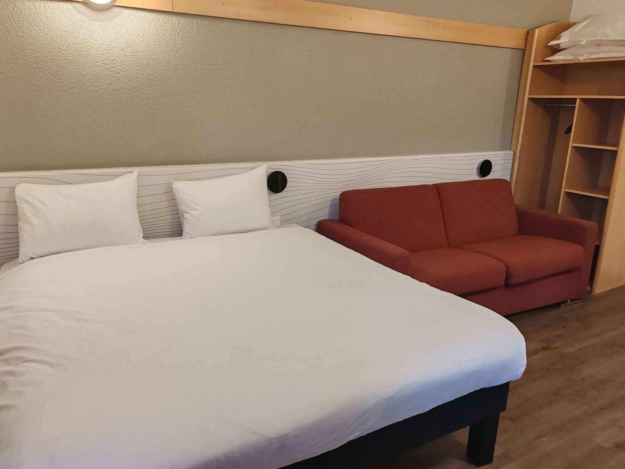 Hotel Ibis Styles Paris Poissy Esterno foto